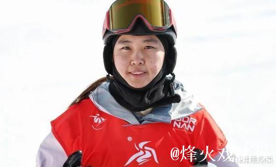 武绍桐摘得单板滑雪世界杯卡尔加里站银牌 武绍桐摘得单板滑雪世界杯卡尔加里站银牌